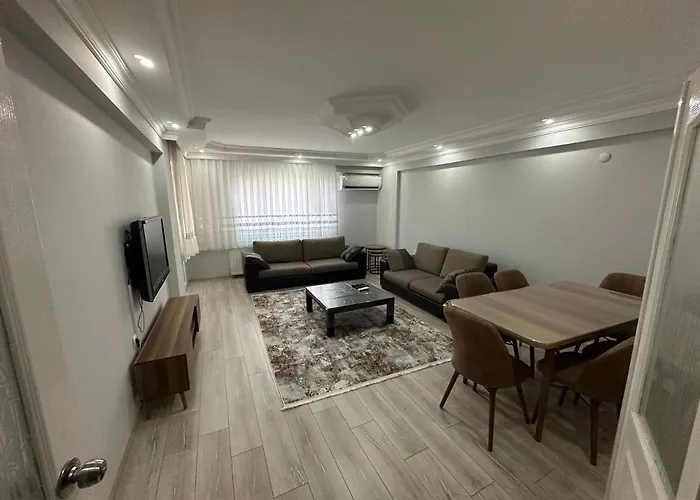 Kusadasi\'Nda Sahile 200 Metre