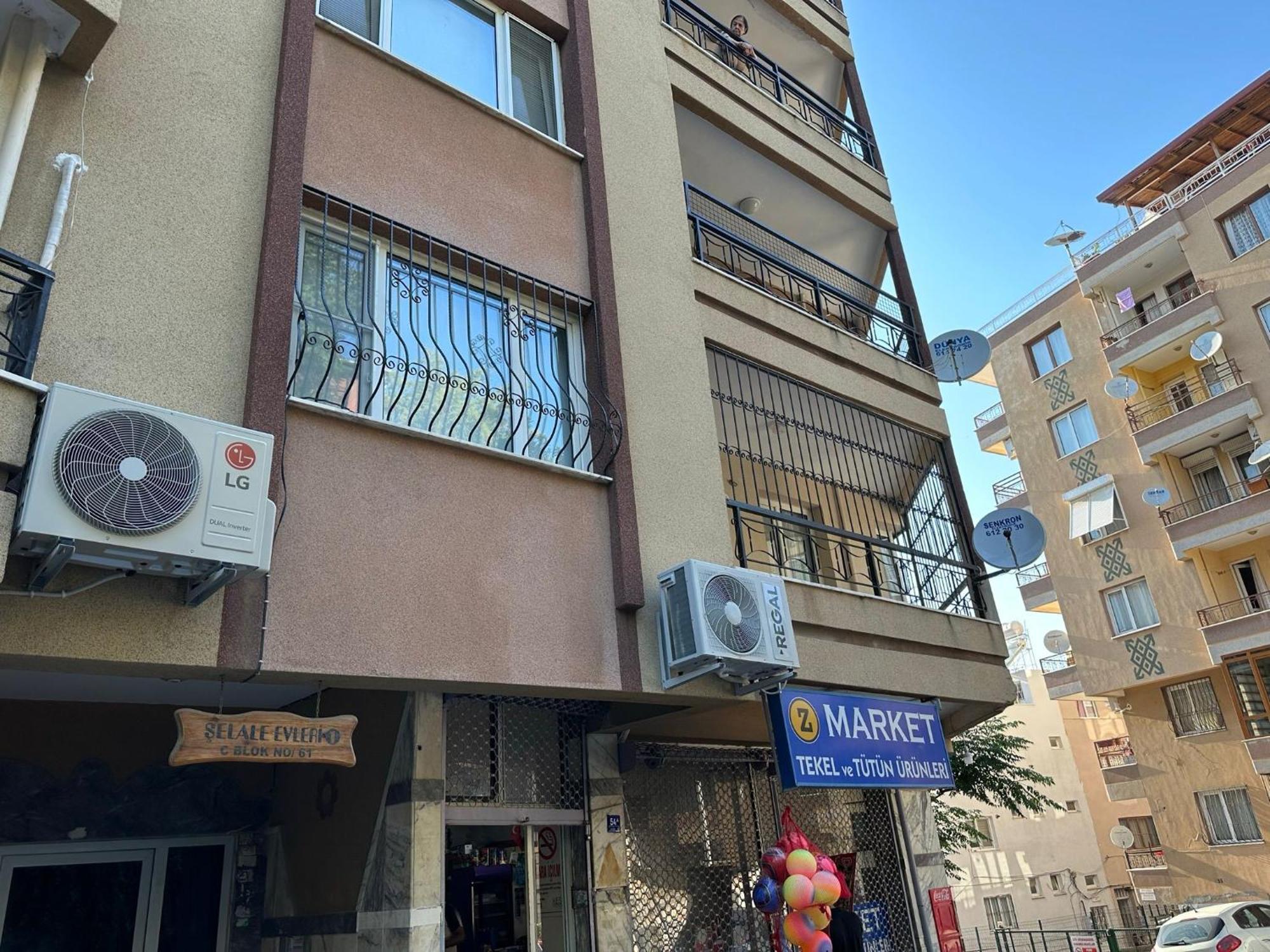 Kusadasi'nda Sahile 200 Metre Apartment *